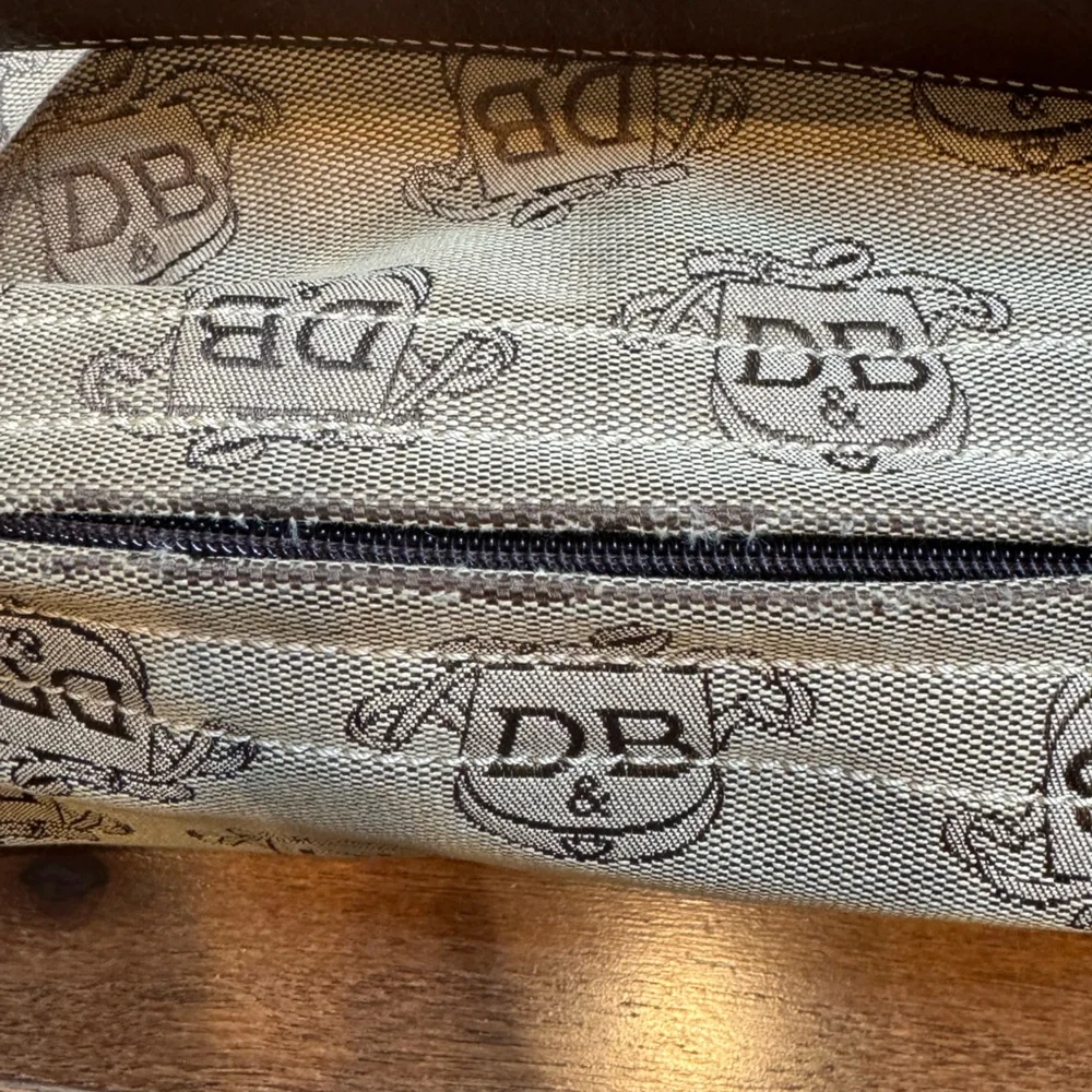 Vintage DOONEY & BOURKE Signature Crest Hobo Bag